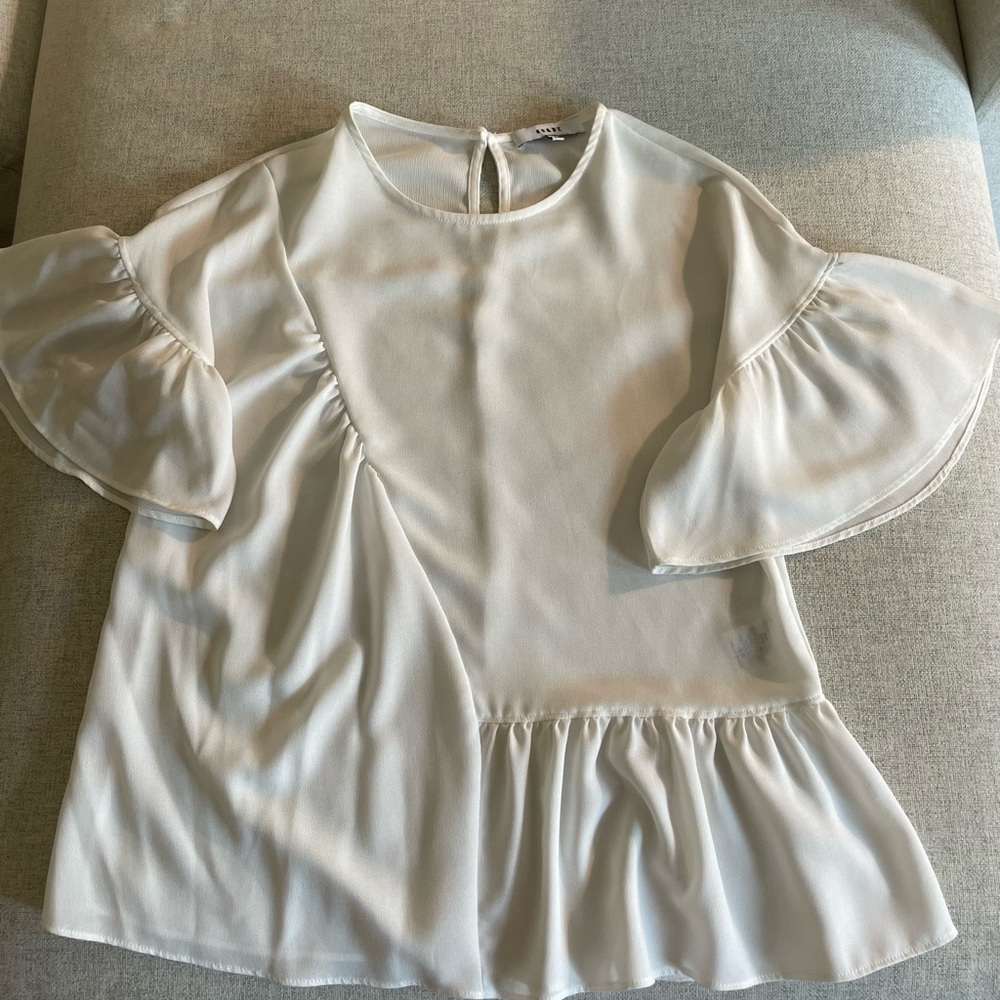 Like new white silk blouse. Nordstrom rack size small fits like medium